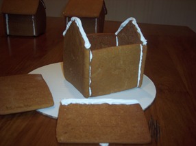 Fun Christmas baking project - easy step by step gingerbread house baking tips